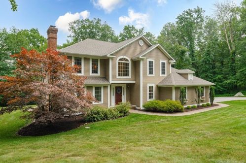 121 Rock Rd, Unionville, CT 06013 exterior
