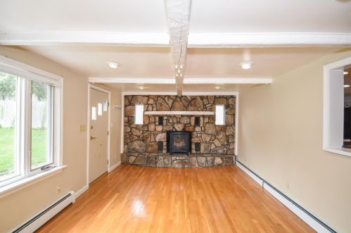 1 Rogers Rd, Kittery, ME 03904 exterior