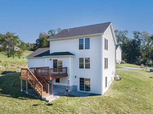 13 Brookside Dr, Killingly, CT exterior