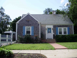 26 Elsworth Rd, Newton, MA 02465 exterior