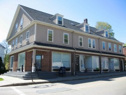 1009 Chestnut St, Newton, MA 02464 exterior