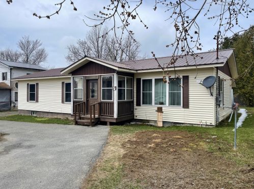 7 Mcmanus St, Washburn, ME 04786 exterior