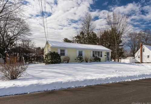 5 David St, Enfield, CT 06082 exterior