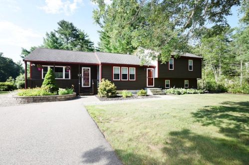 48 Woodhaven St, Carver, MA 02330 exterior