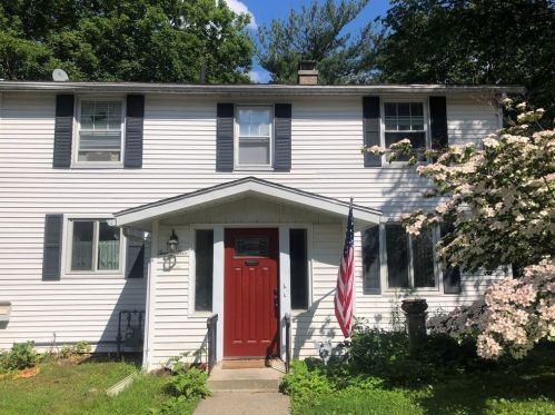 25 Hadwen Ln, Worcester, MA 01602 exterior