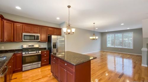 15 Oak Meadow Dr, Brookfield Center, CT 06804 exterior