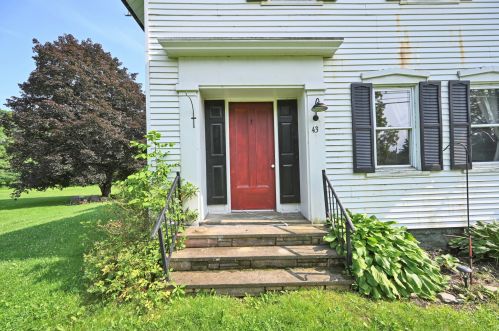 43 Corinna Rd, Saint-Albans, ME 04971 exterior
