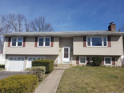 281 Windy Dr, Waterbury, CT 06705 exterior