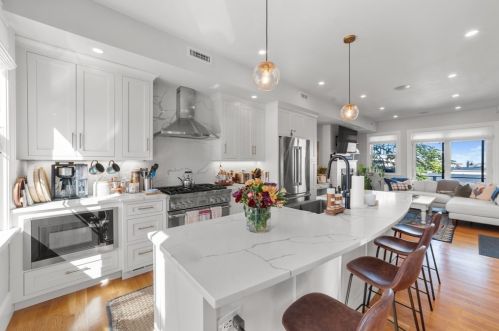 342 3Rd St, Roxbury-Xing, MA 02127 exterior