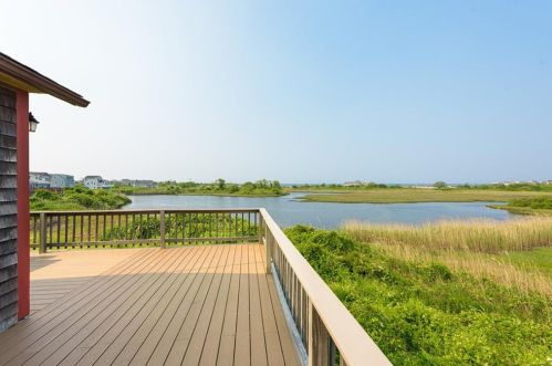 11 Sedge Ct, Narragansett, RI 02882 exterior