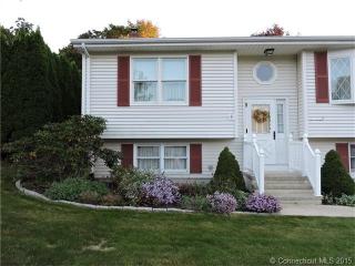 57 Johl Dr, Groton, CT 06340 exterior