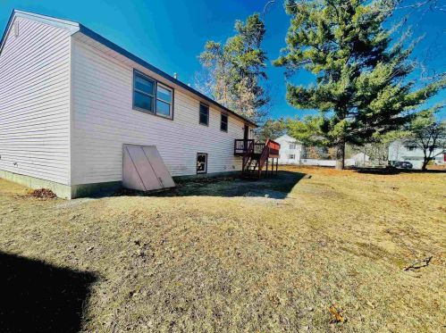 9 Metropolitan Ave, Nashua, NH 03064 exterior