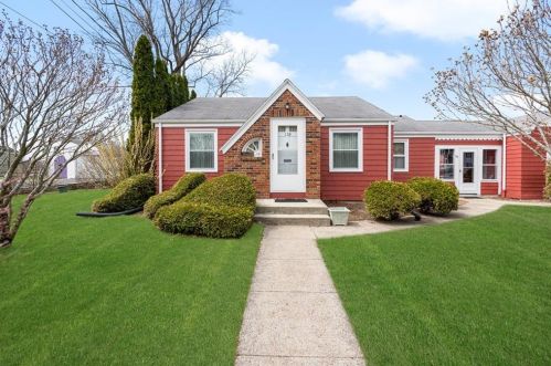 119 Knight St, Woonsocket, RI 02895 exterior