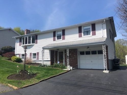 5 Ugo Rd, Salem, MA 01970 exterior