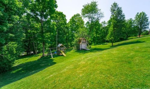 91 Cimarron Rd, Middletown, CT 06457 exterior