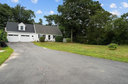 174 Peaked Rock Rd, Wakefield, RI 02879 exterior