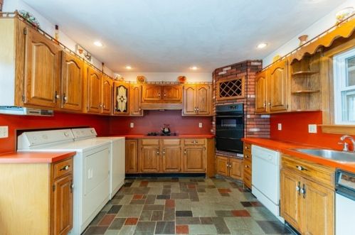 821 3Rd St, Roxbury Xing, MA 02127 exterior
