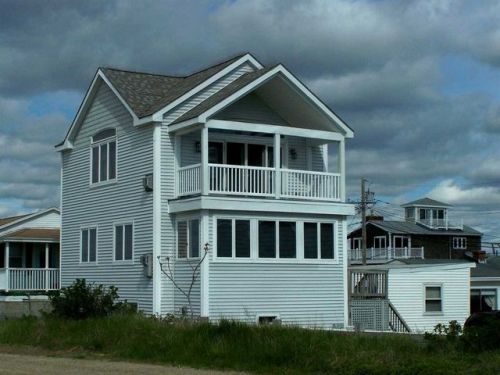 12 Epping Ave, Hampton Beach, NH 03842 exterior