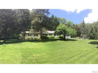 11 Nordholm Dr, Weston, CT 06883 exterior