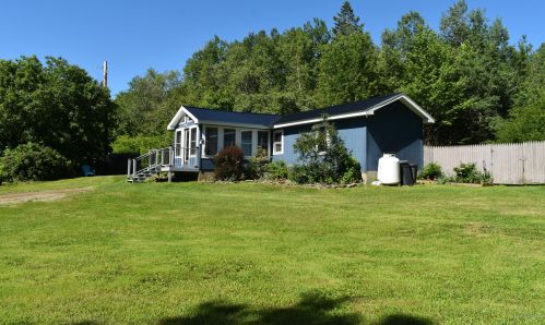 990 Tar Ridge Rd, Springfield, ME 04487 exterior