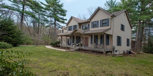 23 Ice Pond Dr, Northampton, MA 01062 exterior
