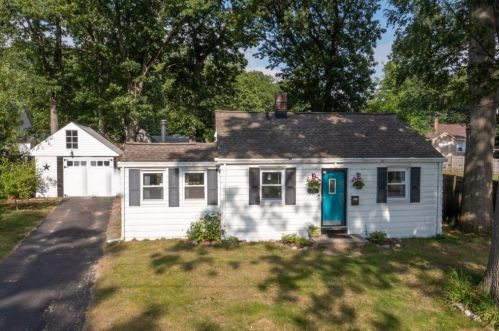 23 Eldridge St, Chicopee, MA 01013 exterior