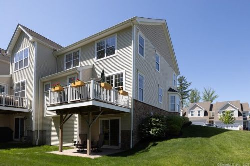 16 Highridge Rd, Waterbury, CT exterior