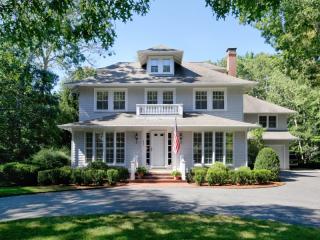 207 Wianno Ave, Osterville, MA 02655 exterior