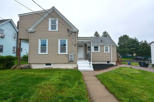 2 Green St, Stoughton, MA 02072 exterior