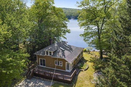 2 Dalbeck Ln, Ashburnham, MA 01430 exterior