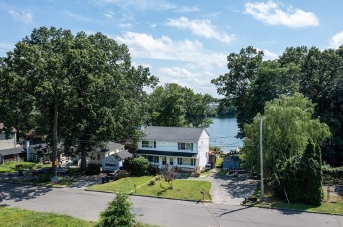 63 Glenmore St, Springfield, MA 01129 exterior