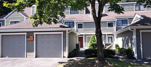 88 Country Walk, Huntington, CT 06484 exterior