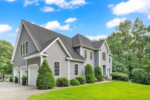 51 Angelas Way, Unionville, CT 06013 exterior