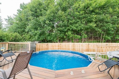 58 Edgewood Dr, Middletown, CT 06457 exterior