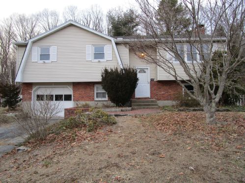 132 Elliot Dr, Colchester, CT 06415 exterior