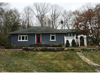 11 Maple Ln, Huntington, CT 06484 exterior