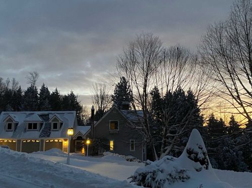12 Willis Ct, Campton, NH 03223 exterior