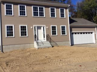 15 Colin Cir, Warren, RI 02885 exterior