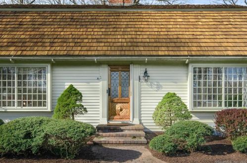 3 Huckleberry Hill Rd, Wilton, CT 06897 exterior