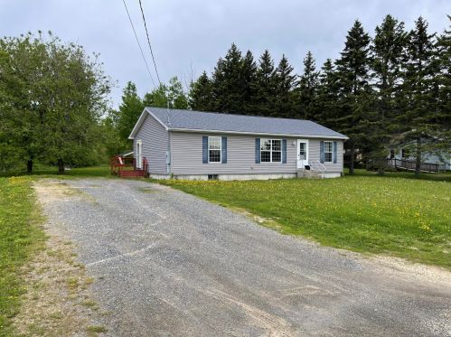 7 Coty Ln, Mapleton, ME 04757 exterior