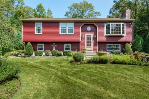 575 Hill Rd, Glocester, RI 02859 exterior