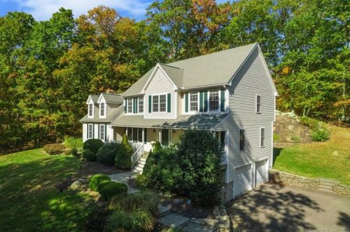 58 New Lebbon Rd, Sandy Hook, CT 06482 exterior