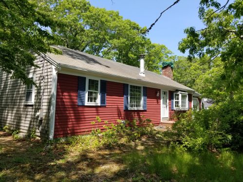 41 Buttonwood Rd, Hardwich, MA 02645 exterior