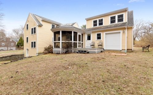 14 Walker Rd, Topsfield, MA 01983 exterior