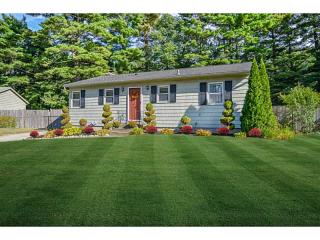 33 Larch Dr, Coventry, RI 02816 exterior