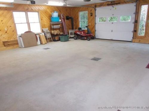 122 Canterbury St, Presque Isle, ME 04769 exterior