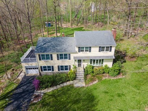 22 Christopher Rd, Ridgefield, CT 06877 exterior