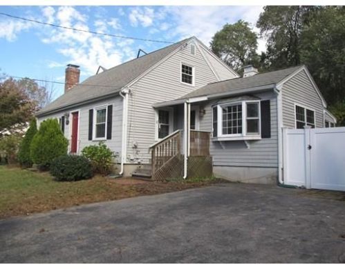 166 Farm St, Millis, MA 02054 exterior