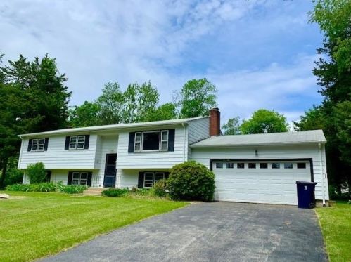 21 Nised Dr, North-Kingstown, RI 02852 exterior