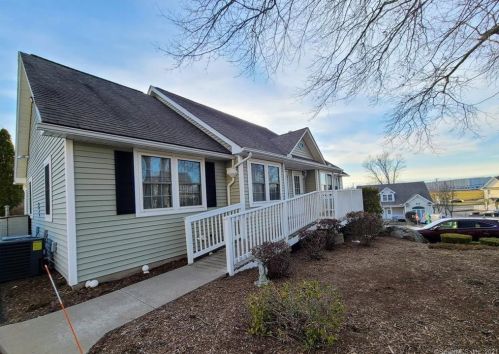 6 Pasco Dr, East-Windsor, CT 06088 exterior